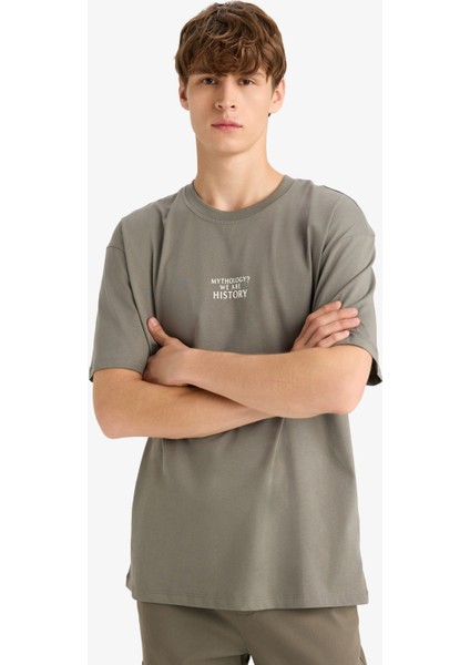 %100 Pamuk Boxy Fit Rahat Kesim Bisiklet Yaka Sırt Baskılı Kısa Kollu Tişört F8331AX25AU fırsatları