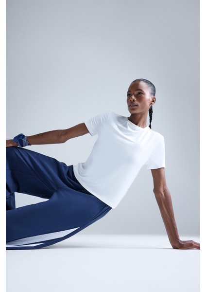 Standart Fit Bisiklet Yaka Sporcu Basic Düz Kısa Kollu Tişört D2296AX25SP fiyatları