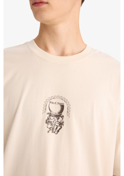 %100 Pamuk Boxy Fit Rahat Kesim Bisiklet Yaka Sırt Baskılı Kısa Kollu Tişört F8322AX25AU indirimleri