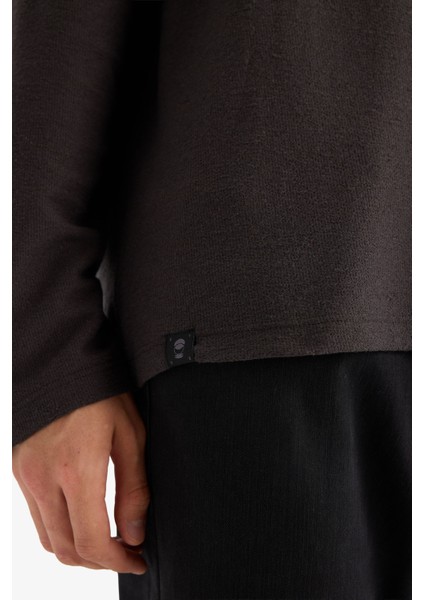 Boxy Fit Rahat Kesim Bisiklet Yaka Pamuklu Uzun Kollu Tişört E8437AX25AU indirimleri