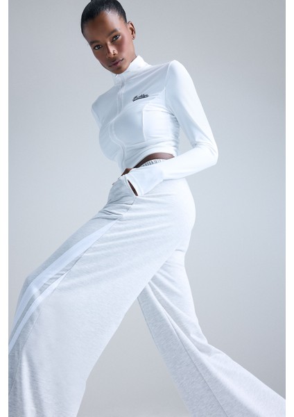 Fit Slim Fit Dar Kesim Dik Yaka Baskılı Ultra Esnek Fermuarlı Hırka E7717AX25AU fiyatları