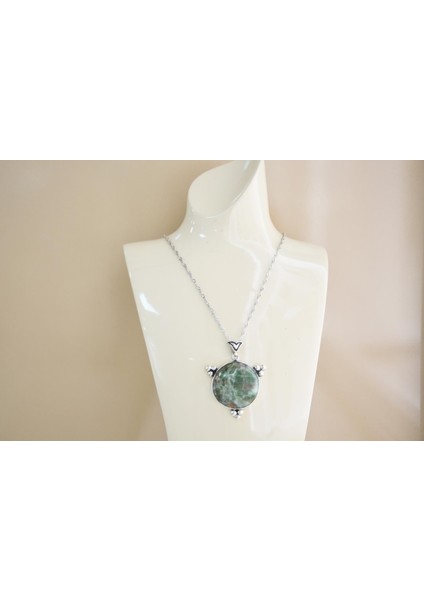 Güneş Gümüş Çerçeveli Kadın Zümrüt Kolye