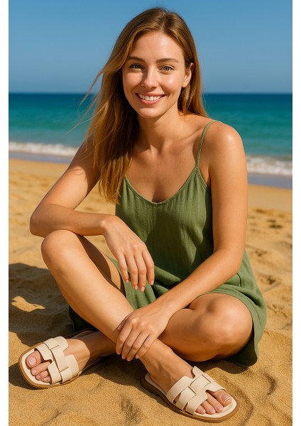 Kadın Yazlık Kemer Detaylı Terlik Plaj Günlük Ev Terliği Şık ve Rahat fiyatları