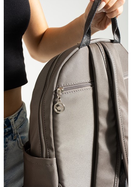 Kadın Paraşüt Kumaş Saten Sırt Çantası fırsatları