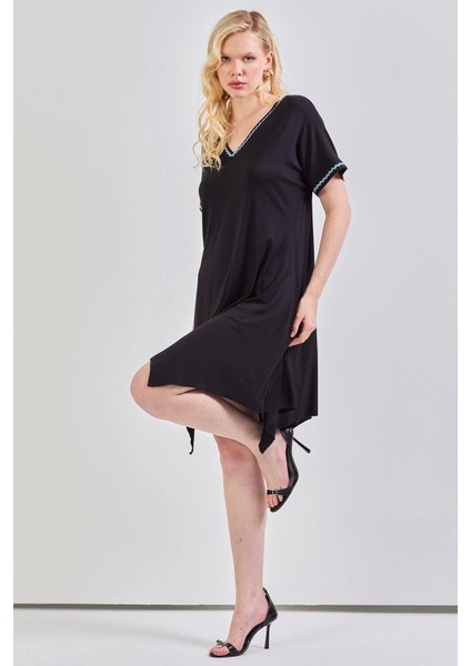 Asimetrik Kesim Biyeli V Yaka Elbise Siyah