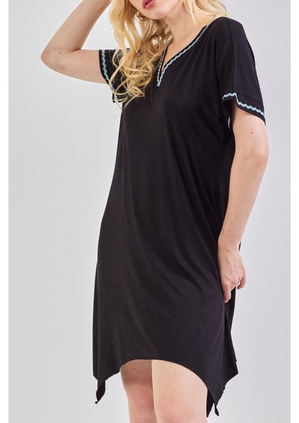 Asimetrik Kesim Biyeli V Yaka Elbise Siyah fiyatları