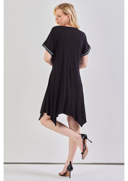 Asimetrik Kesim Biyeli V Yaka Elbise Siyah fırsatları