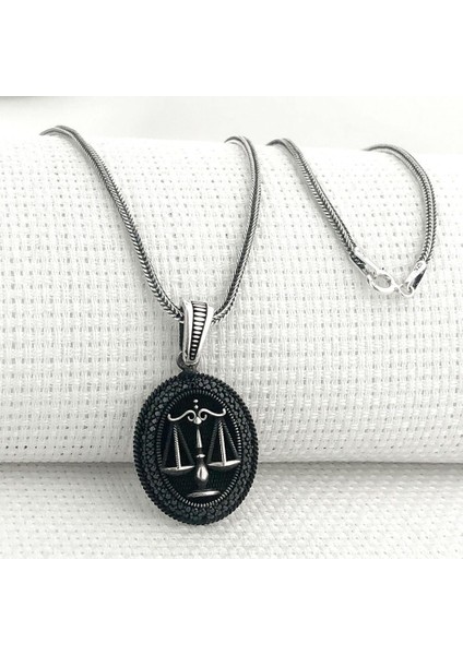 925 Ayar Gümüş Siyah Taşlı Adalet Terazisi Erkek Kolye