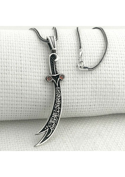 925 Ayar Gümüş Kırmızı Taşlı La Feta Illa Ali La Seyfe Illa Yazılı Zülfikar Erkek Kolye
