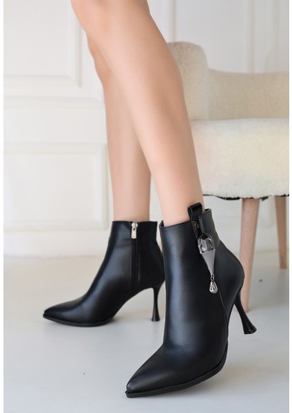 Biort Siyah Ince Topuklu Fermuarlı Bot fiyatları