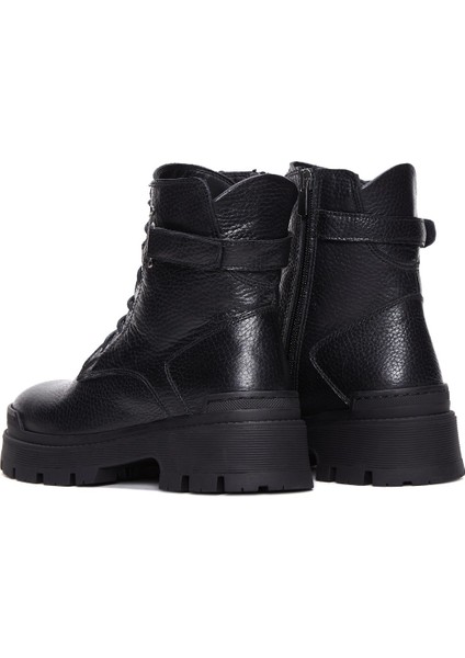 Kadın Siyah Bağcıklı Fermuarlı Kalın Tabanlı Deri Postal Bot 25WFD181918