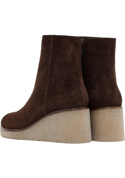 Kadın Kahverengi Fermuarlı Dolgu Topuklu Süet Deri Bot 25AFD152710