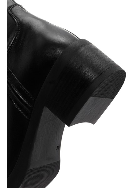 Kadın Siyah Fermuarlı Kısa Kalın Topuklu Deri Çizme 25WFD280818