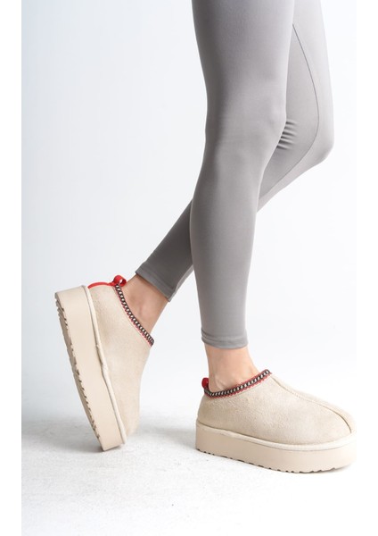 Leıla Bağcıksız Düz ve Kalın Taban Içi Kürklü Kısa Süet Kadın Bot Ckt - Krem