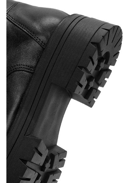 Kadın Siyah Fermuarlı Kalın Tabanlı Deri Postal Bot 25WFD180818