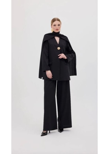 Şeniz Fularlı Blazer Takım