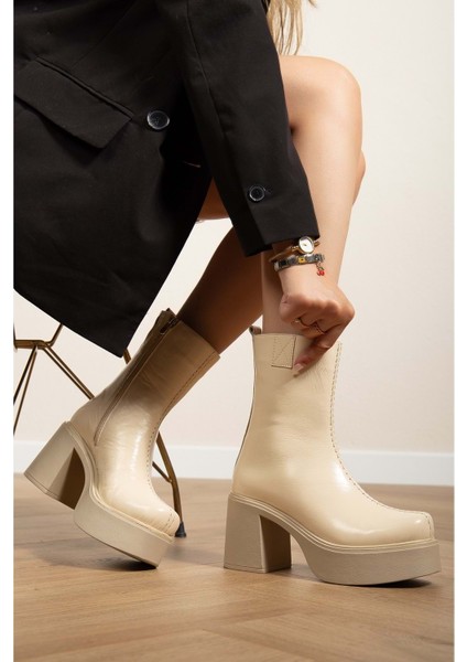 Kadın Hakiki Deri Kalın Tabanlı Topuklu Bot - Bej Rugan