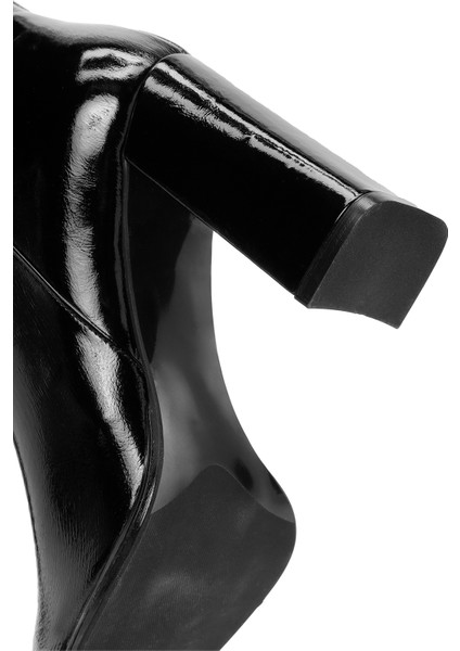 Kadın Siyah Fermuarlı Yüksek Kalın Topuklu Rugan Deri Bot 25WFD131116