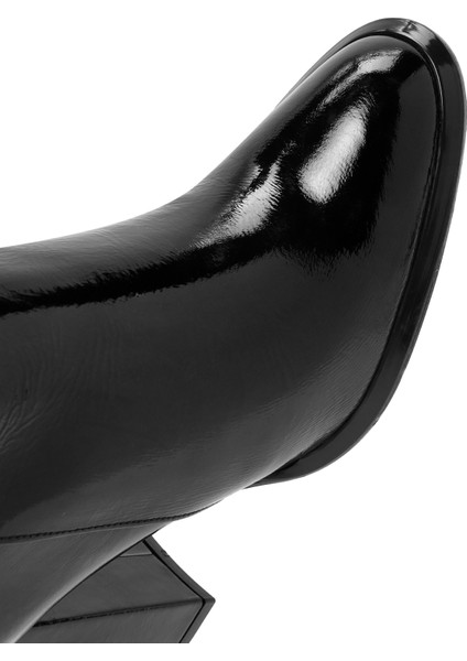 Kadın Siyah Fermuarlı Yüksek Kalın Topuklu Rugan Deri Bot 25WFD131116