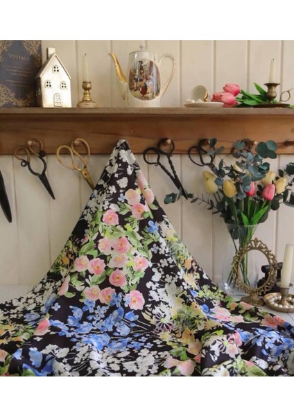 Ipek Saten Dökümlü Kumaş Çiçek Desenli