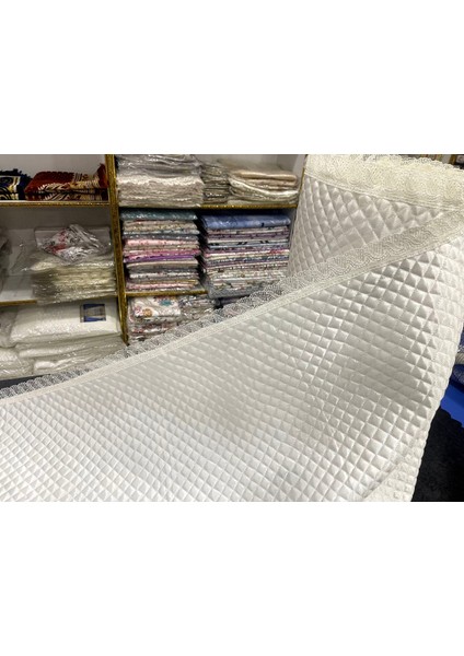 Dolap Içi Kapitone Dantelli Raf Örtüsü En 33 cm Boy 10 Metre