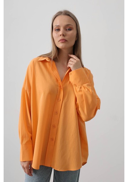 Oversize Geniş Manşet Detaylı Uzun Gömlek
