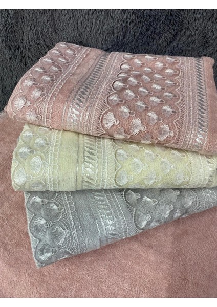 Pelin 3’lü Çeyizlik El ve Yüz Havlusu %100 Pamuk, Kadife Dokulu, Dantelli & Güpürlü fiyatları