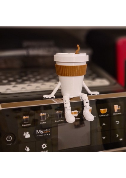 3D Baskı Kahve Fincanı Figürü – Hareketli Ayaklı Komik Dekoratif Masa Süsü (7 cm, 6 cm) modelleri