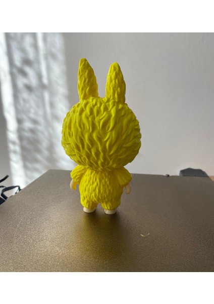 Labubu 13 cm Tavşan Kostümlü Figür – Sarı Renk 3D Baskı Koleksiyon Oyuncağı fiyatları