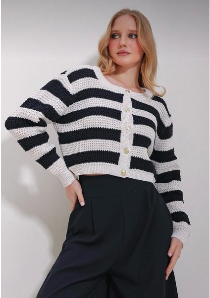 Siyah Çizgili Triko Hırka modelleri