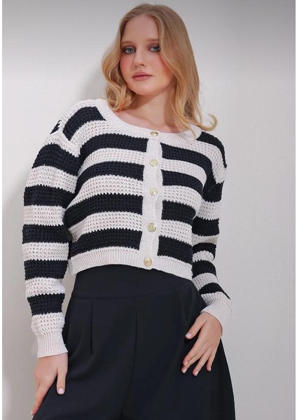 Siyah Çizgili Triko Hırka fırsatları