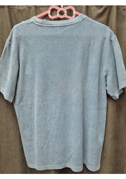 Erkek Gri Dokulu Oversize Tişört – Minimal ve Modern Tasarım fiyatları