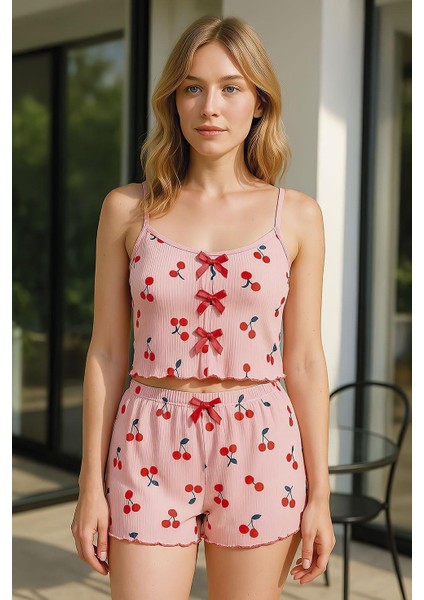 Pembe Kiraz Desenli Kurdelalı Askılı Şortlu Pijama Takımı