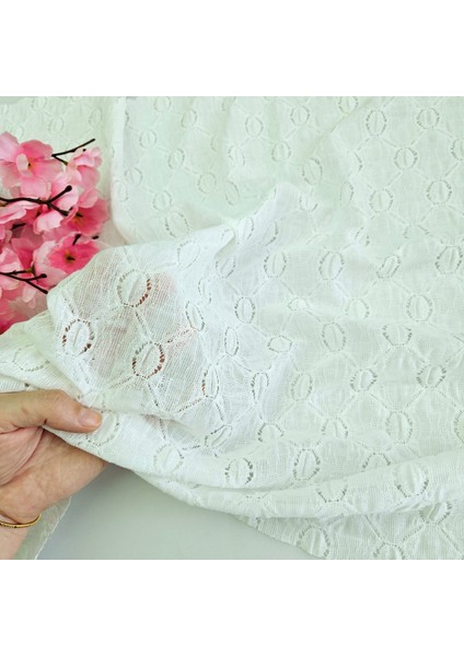 Ekru Brode (Nakışlı) Fisto Kumaş | %75 Pamuk %25 Polyester | Desen 3