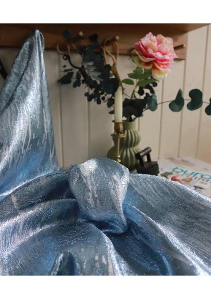 Brokar Kumaş Mavi Renkte