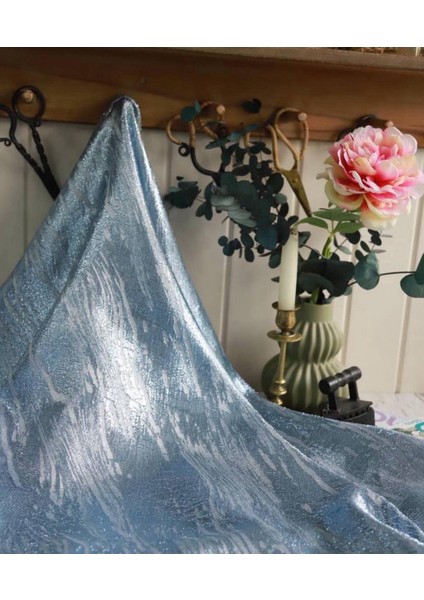 Brokar Kumaş Mavi Renkte