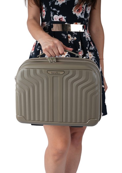 14BNT1770 60.yıl Özel Seri Slıkon Makyaj Çantası fiyatları