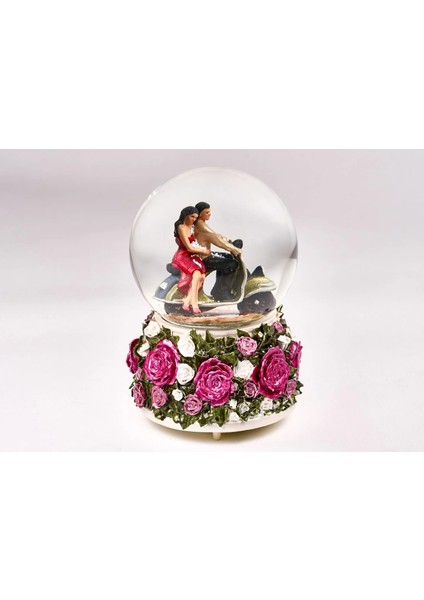 Kar Küresi Renkli Güller Büyük 100 Mm. El Boyaması, Müzikli Kendinden Üflemeli, Vespalı Sevgili Çift fiyatları