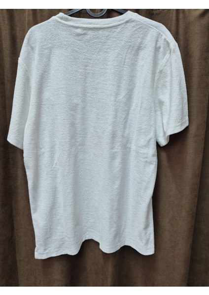 Beyaz Havlu Dokulu Erkek Tişört – Yumuşak ve Rahat Kumaş fiyatları