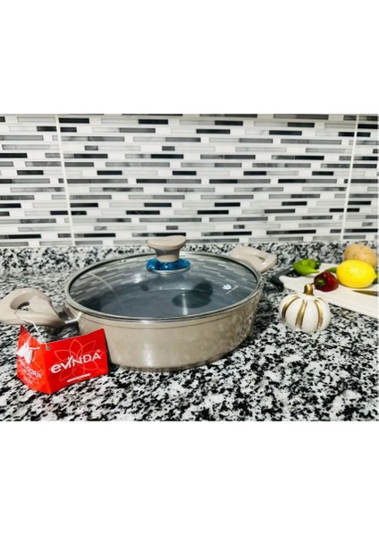 Pan-Dora Serisi 4 mm Kalınlığında 26 cm Yanmaz Yapışmaz Kristal Seramik Karnıyarık Tencere