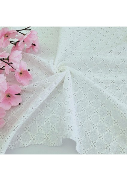 Ekru Brode (Nakışlı) Fisto Kumaş | %75 Pamuk %25 Polyester | Desen 5