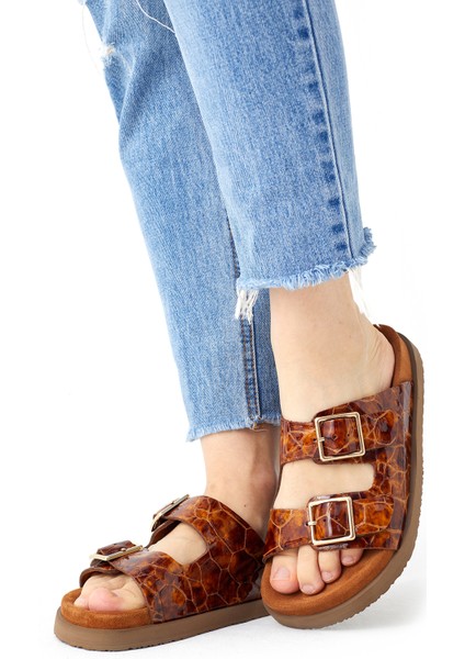 Kadın Hakiki Deri Terlik Taba Kroko Desenli Çift Tokalı Vega