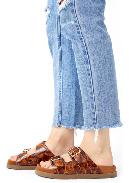 Kadın Hakiki Deri Terlik Taba Kroko Desenli Çift Tokalı Vega