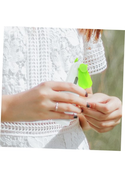 Su Sis Spreyli Şarj Edilebilir Mini USB Fan - Seyahat, Açık Hava ve Kapalı Alan Kullanımı Için Taşınabilir El Tipi Soğutma Fanı (Yurt Dışından) fiyatları