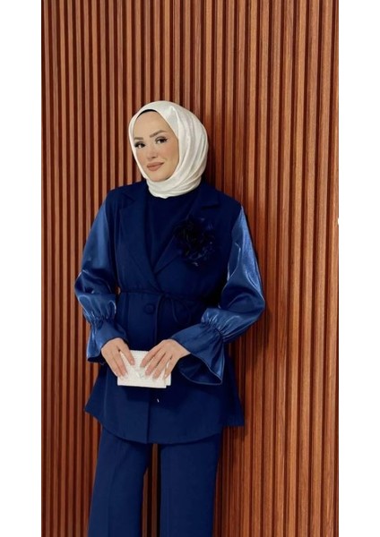 Sıla Gül Broşlu Ceketli Takım fırsatları