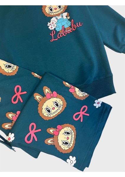 Kız Çocuk Pamuklu Petrol Yeşili Labubu Desenli Uzun Kollu Bol Paça Eşofman Takımı modelleri