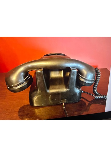 1940'LAR Iskra Ata 2 Çevirmeli Analog Siyah Telefon modelleri