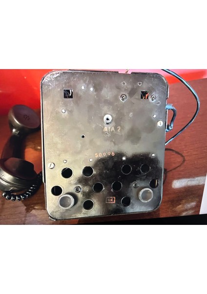 1940'LAR Iskra Ata 2 Çevirmeli Analog Siyah Telefon