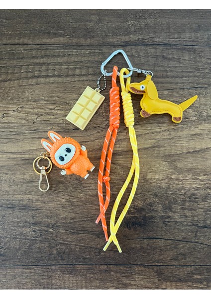 Çanta Charm ve Anahtarlık Seti Çikolatalı Çikolata Köpek Detaylı Çanta Charm ve Labubu Anahtarlık Çanta Süsü