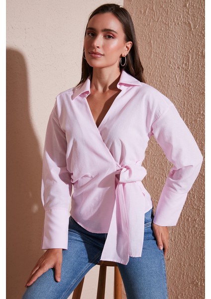 Pamuklu Regular Fit Uzun Kollu Bağlama Detaylı Gömlek Bayan Gömlek 65200538